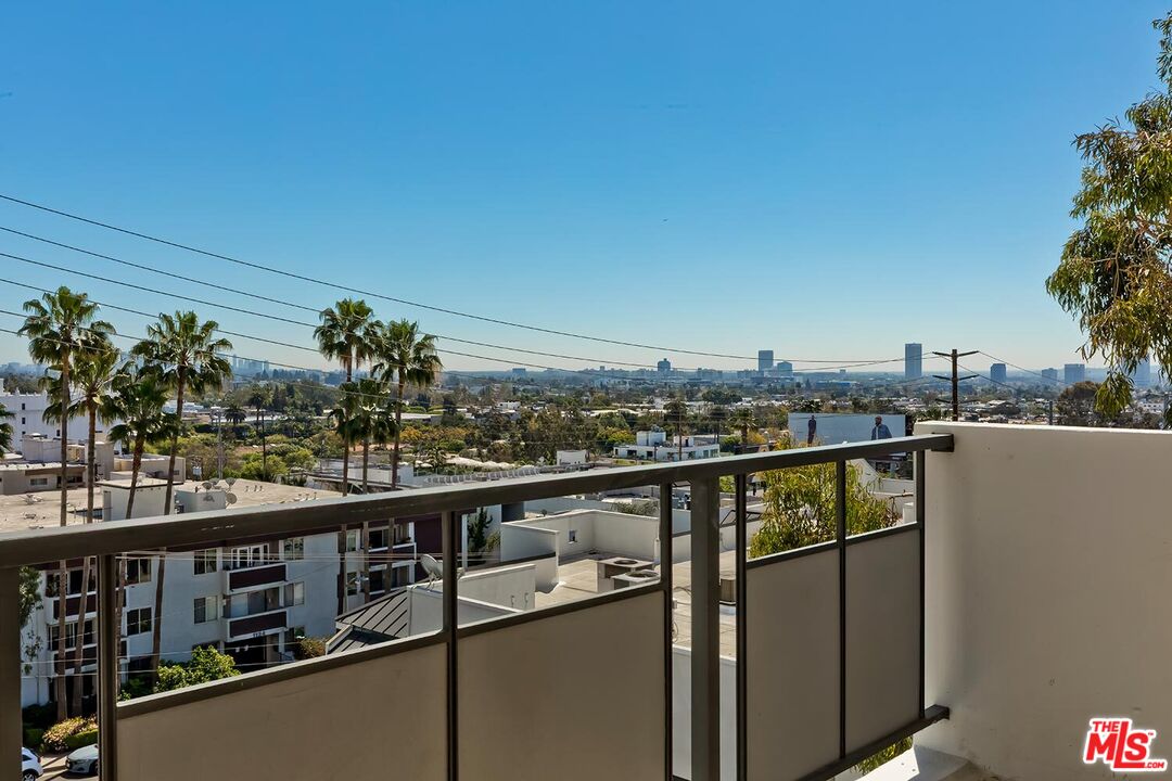 1155 N LA CIENEGA Unit: 306