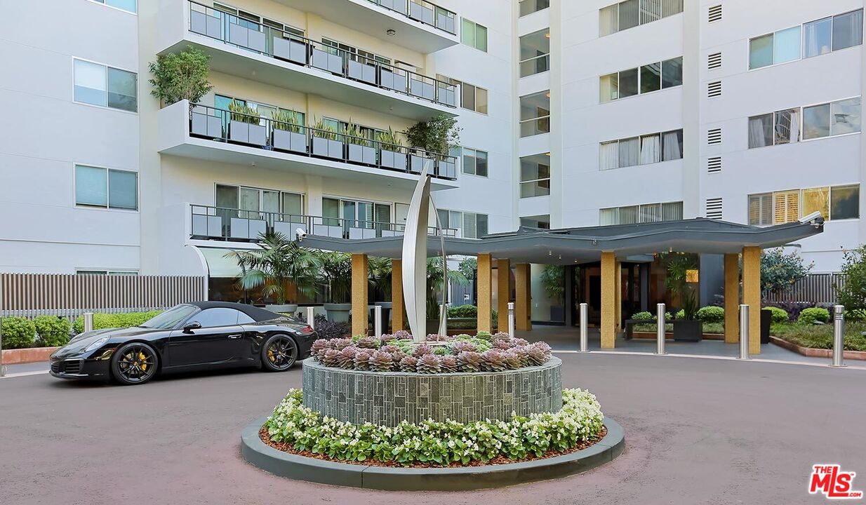 1155 N LA CIENEGA Unit: 306