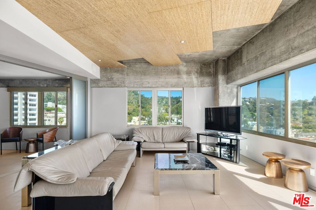 7135 Hollywood Blvd Unit: 1210