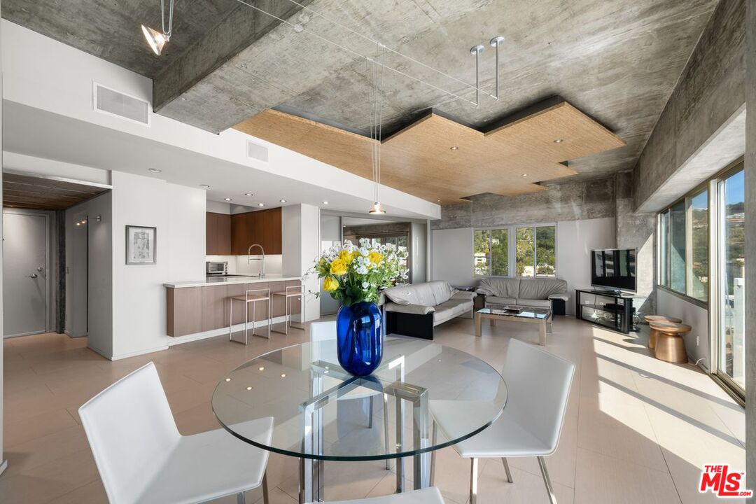 7135 Hollywood Blvd Unit: 1210