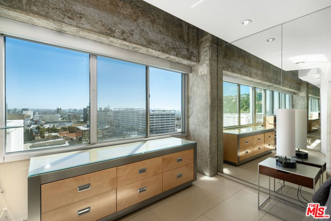 7135 Hollywood Blvd Unit: 1210