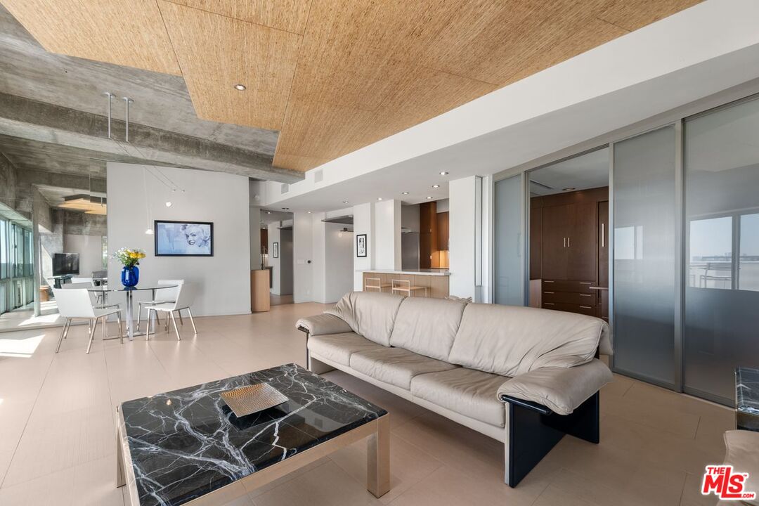 7135 Hollywood Blvd Unit: 1210