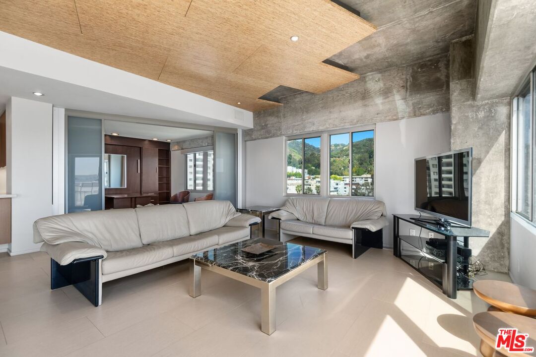 7135 Hollywood Blvd Unit: 1210