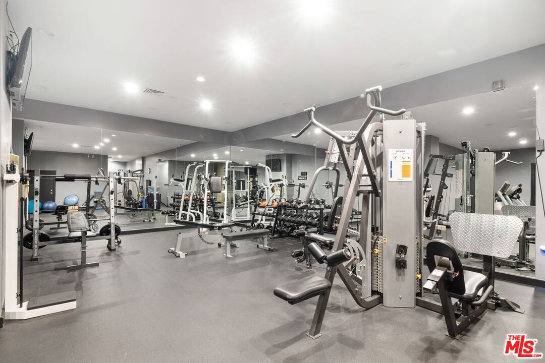 7135 Hollywood Blvd Unit: 1210