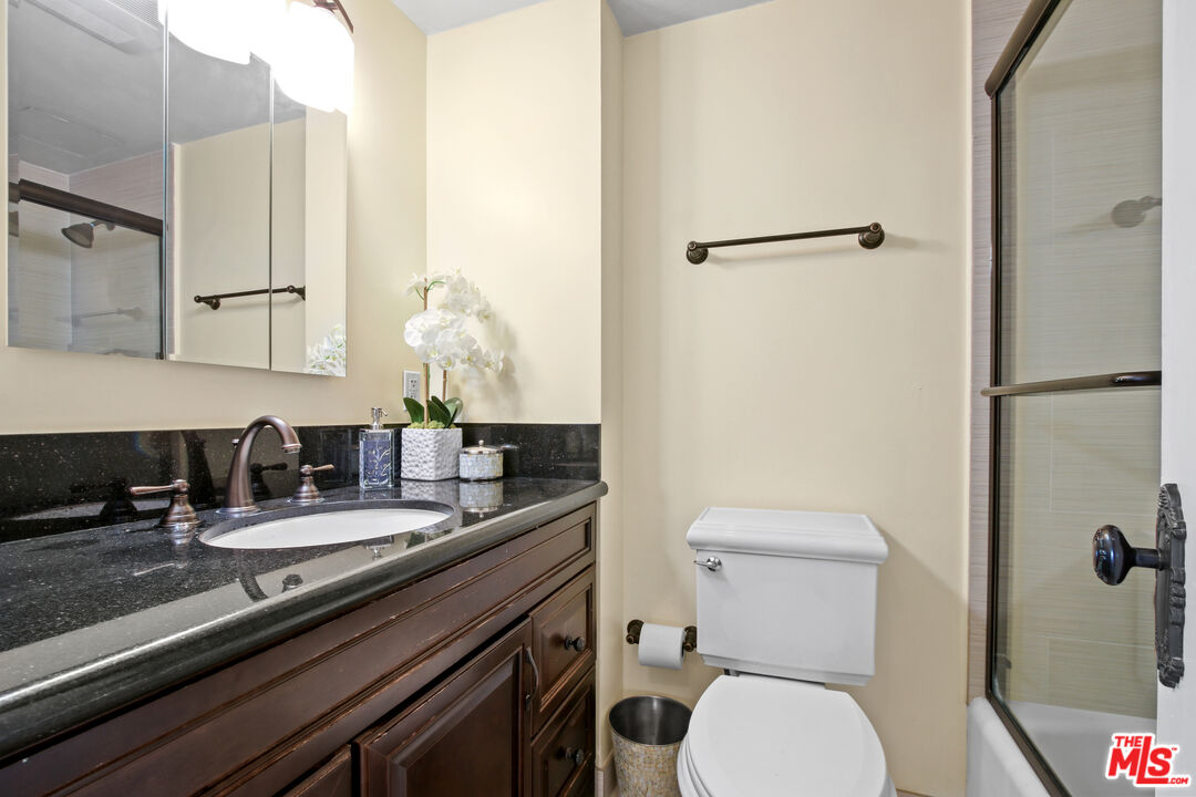 10450 Wilshire Blvd Unit: 11B