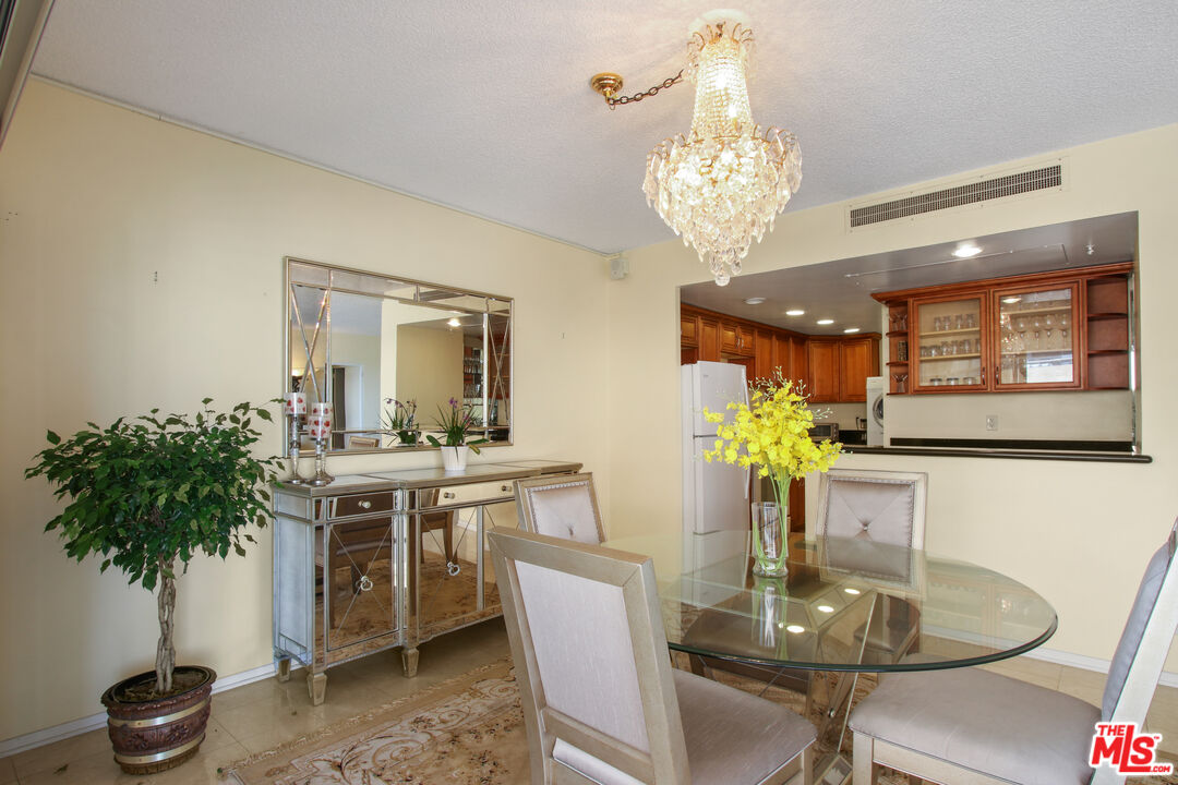 10450 Wilshire Blvd Unit: 11B