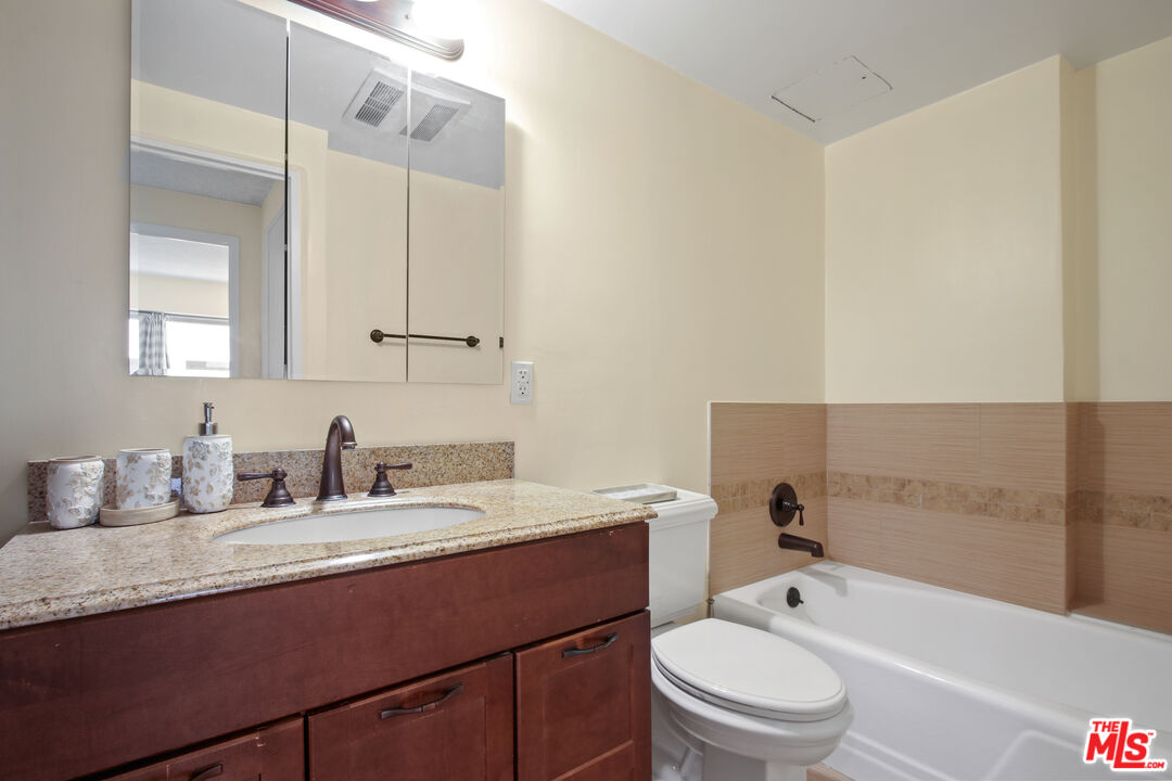 10450 Wilshire Blvd Unit: 11B