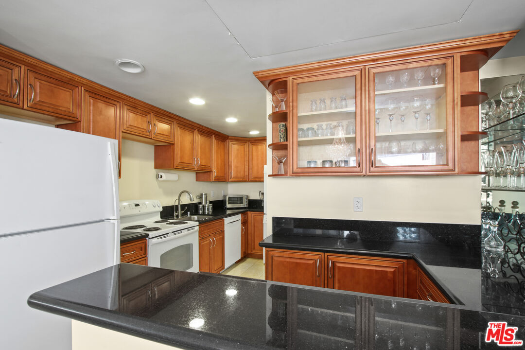 10450 Wilshire Blvd Unit: 11B