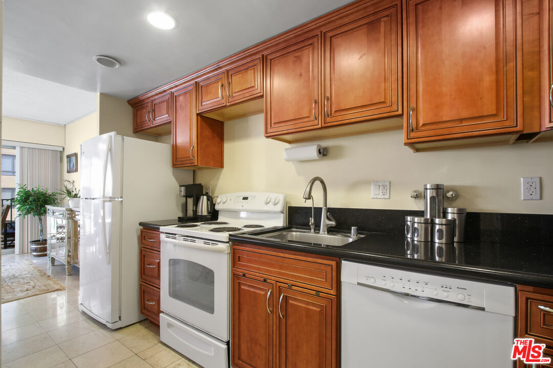 10450 Wilshire Blvd Unit: 11B