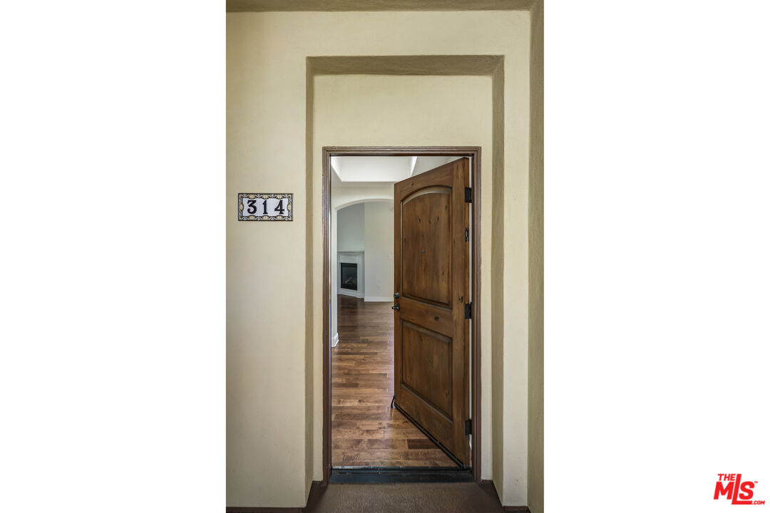 5037 Rosewood Ave Unit: 314