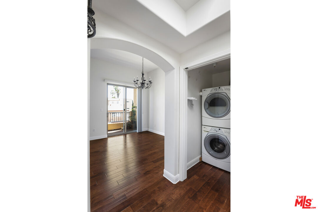 5037 Rosewood Ave Unit: 314