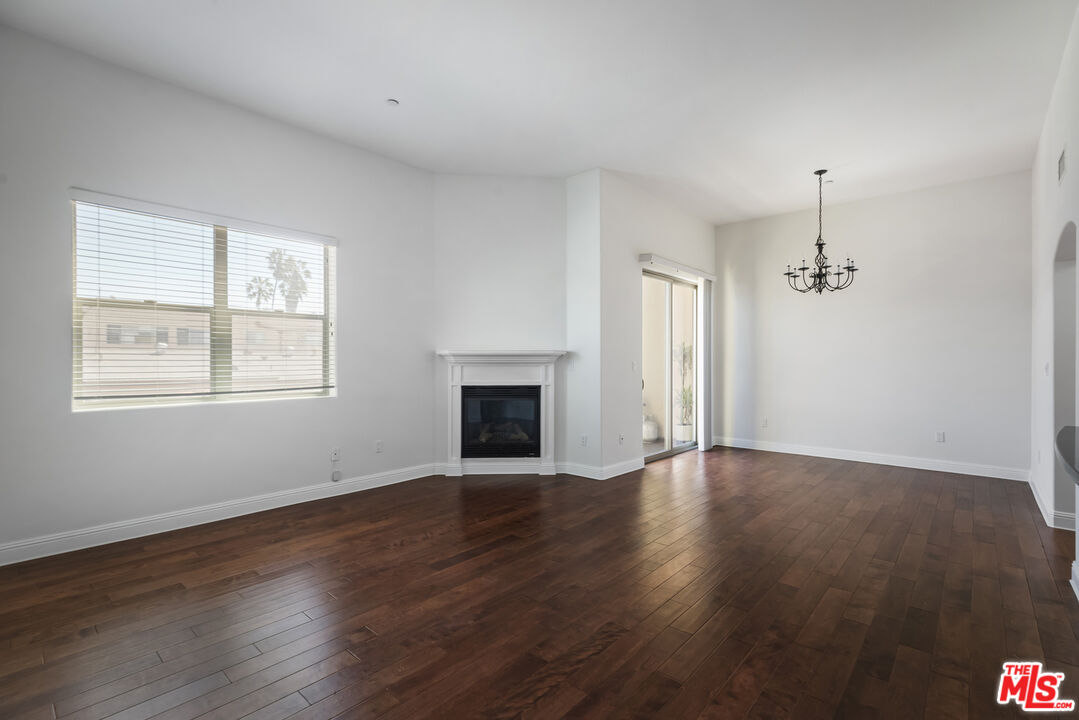 5037 Rosewood Ave Unit: 314