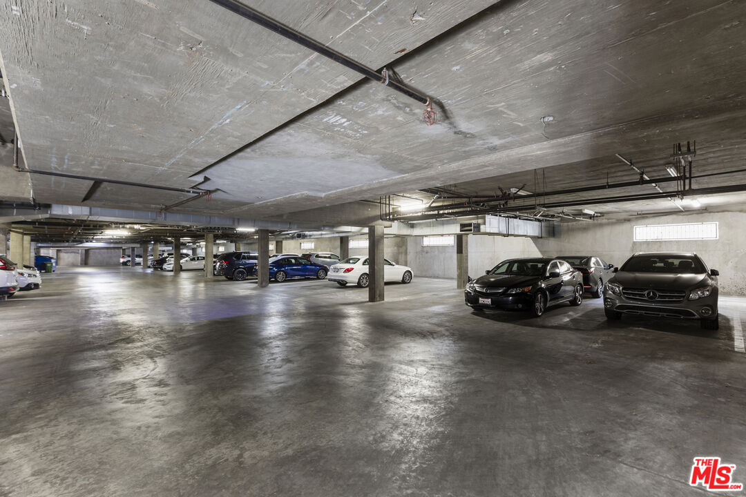 5037 Rosewood Ave Unit: 314