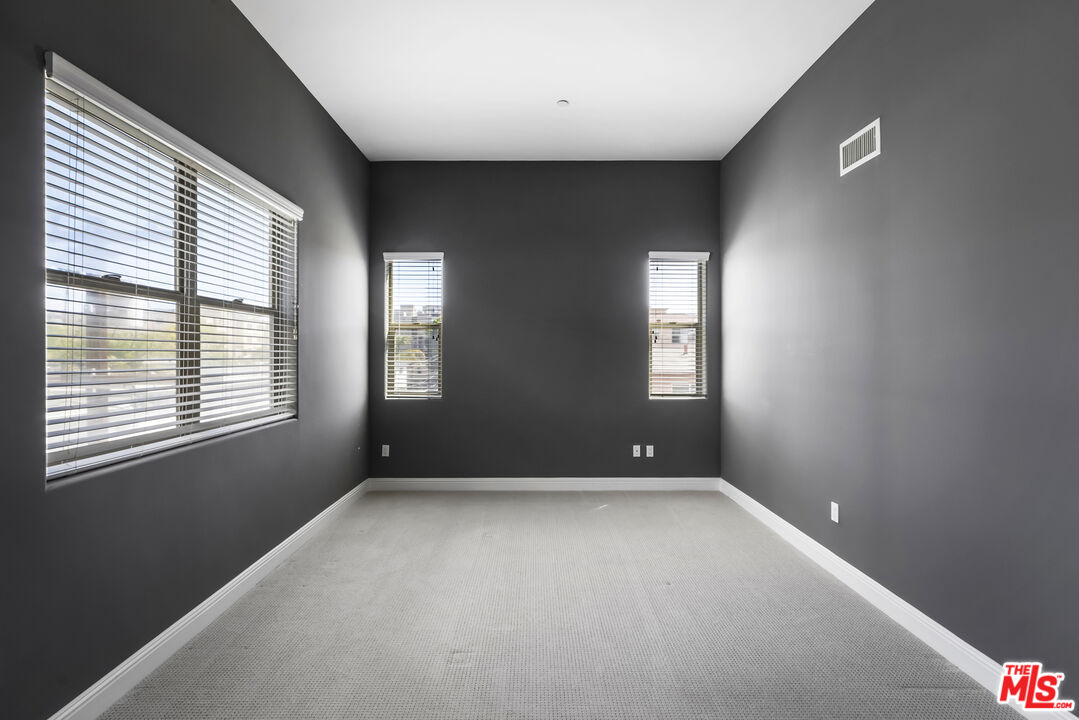 5037 Rosewood Ave Unit: 314