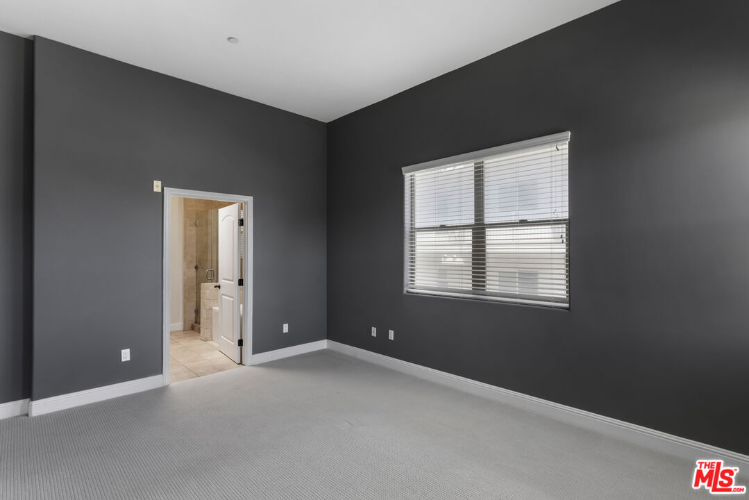 5037 Rosewood Ave Unit: 314