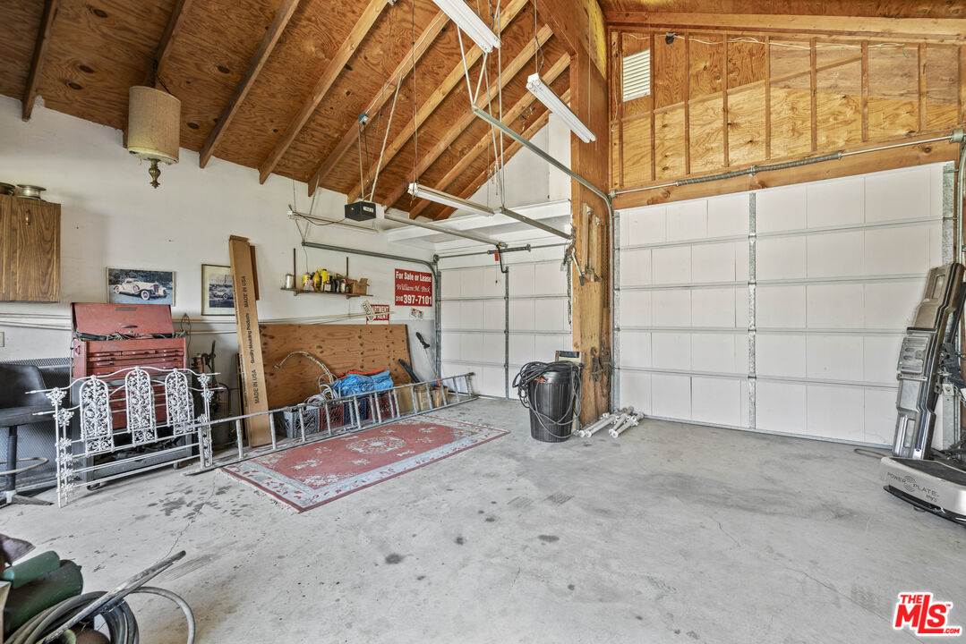 3640 S Barrington Ave