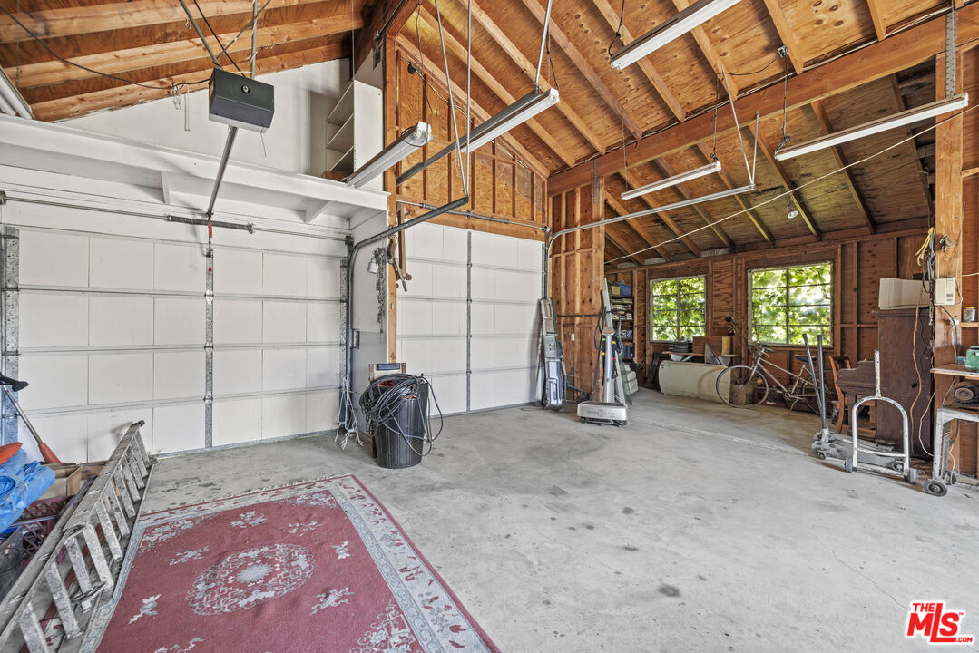 3640 S Barrington Ave