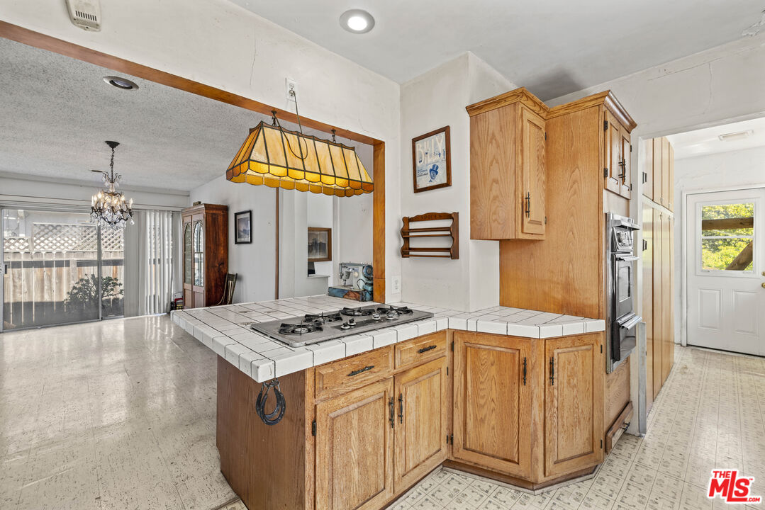 3640 S Barrington Ave