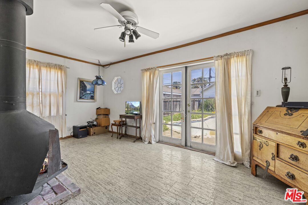 3640 S Barrington Ave