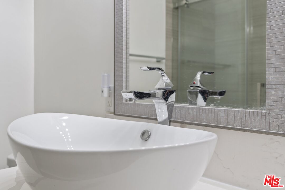 4255 W 5th St Unit: 209