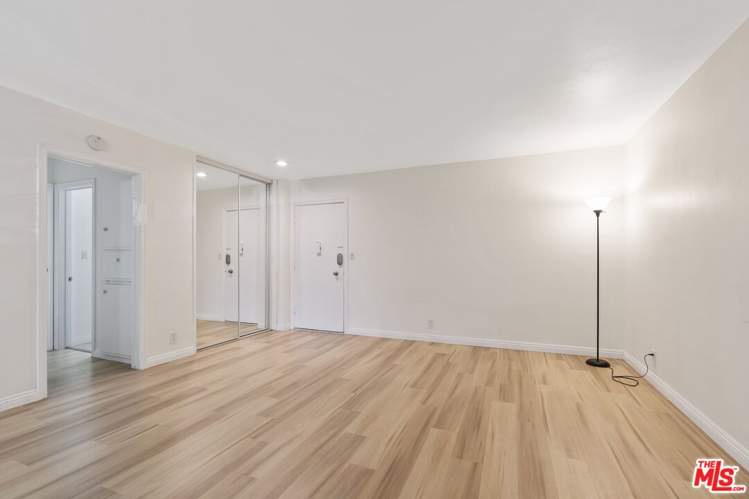 4255 W 5th St Unit: 209