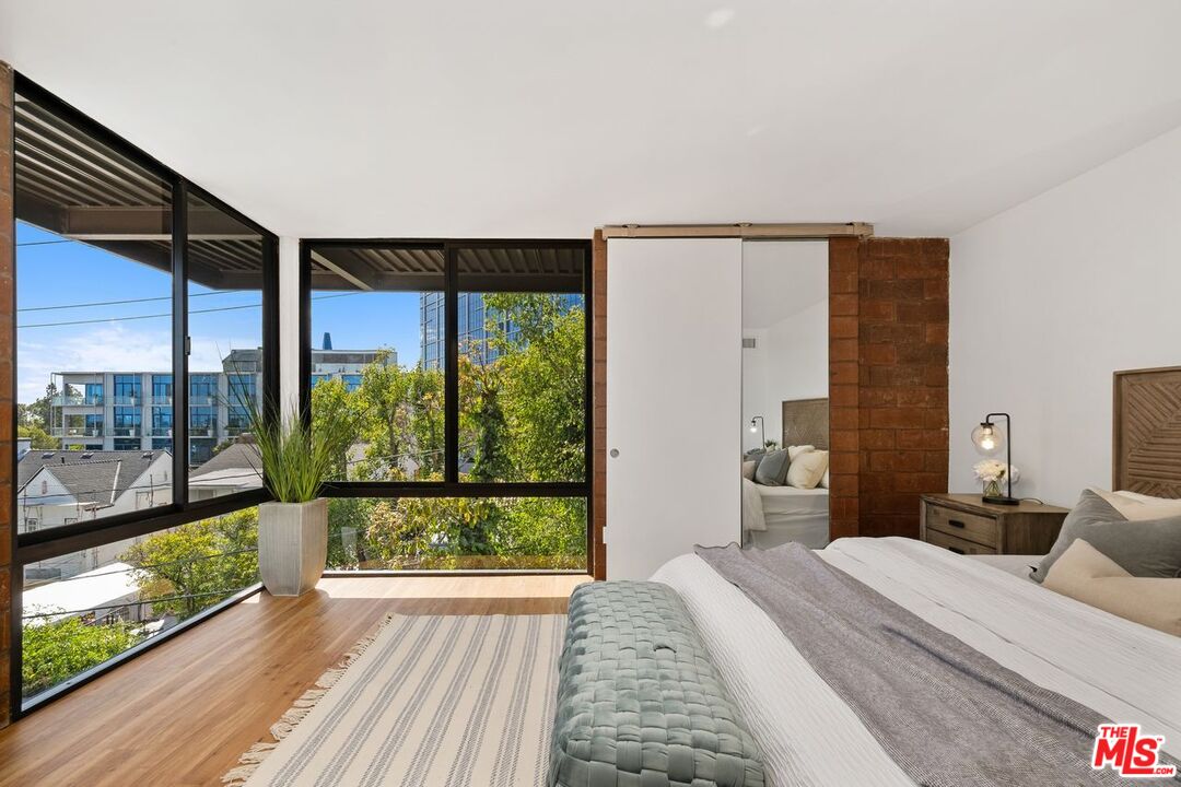 1033 Carol Dr Unit: 101