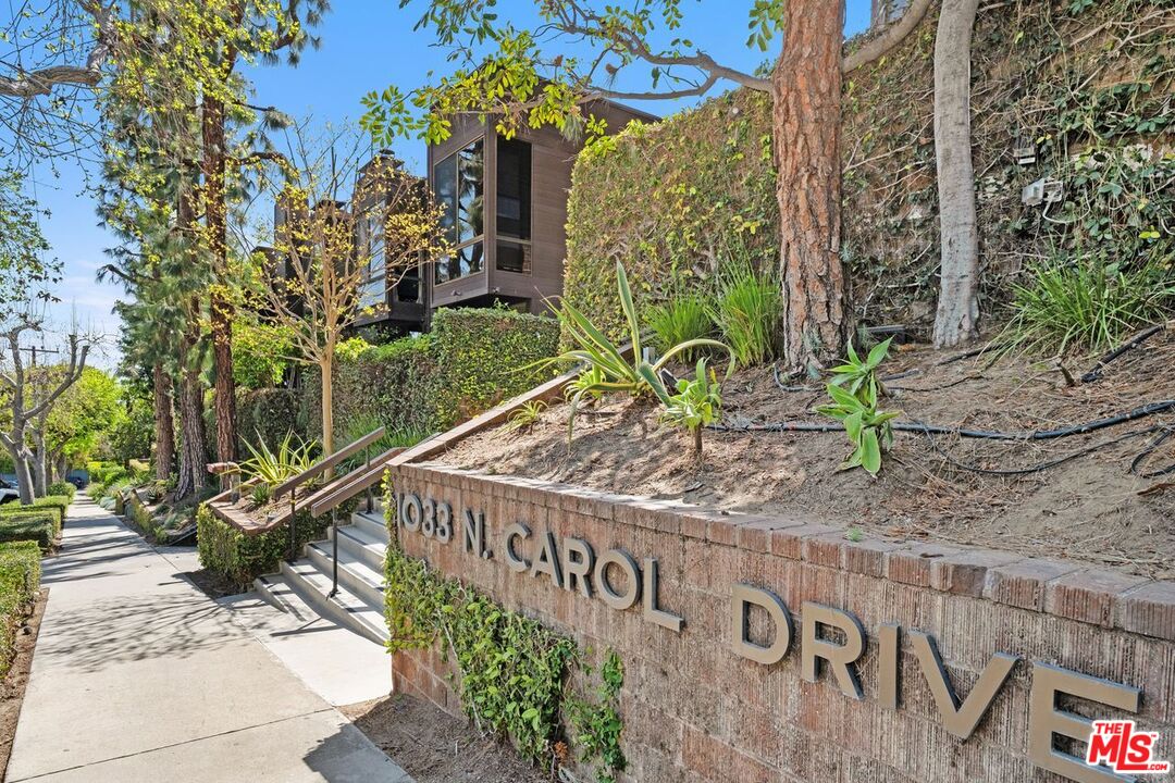 1033 Carol Dr Unit: 101