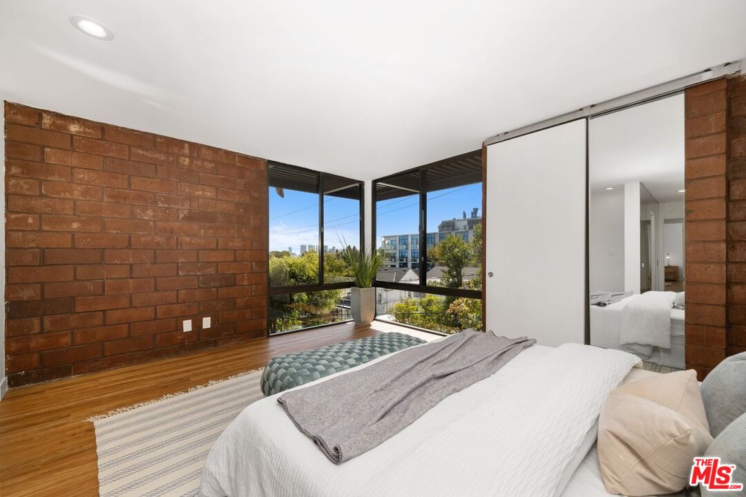 1033 Carol Dr Unit: 101