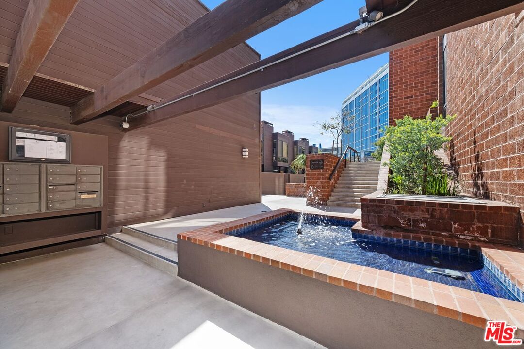 1033 Carol Dr Unit: 101