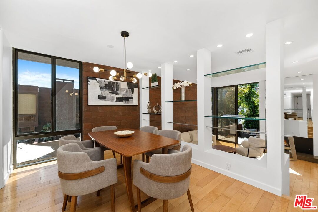 1033 Carol Dr Unit: 101