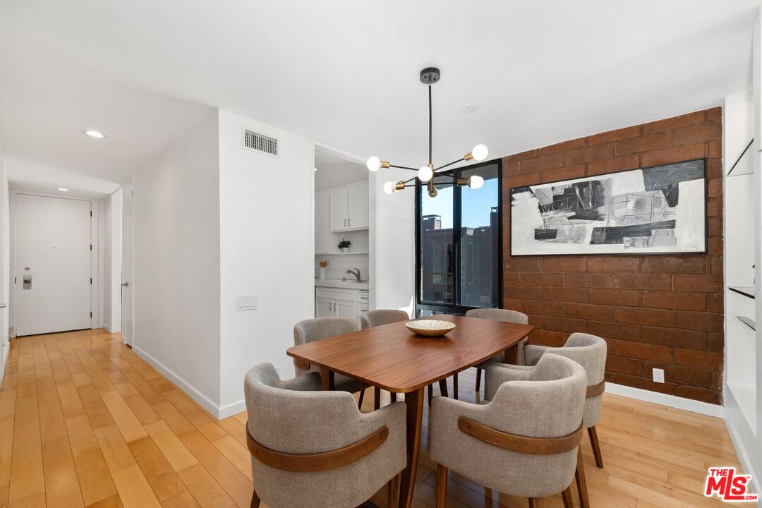 1033 Carol Dr Unit: 101