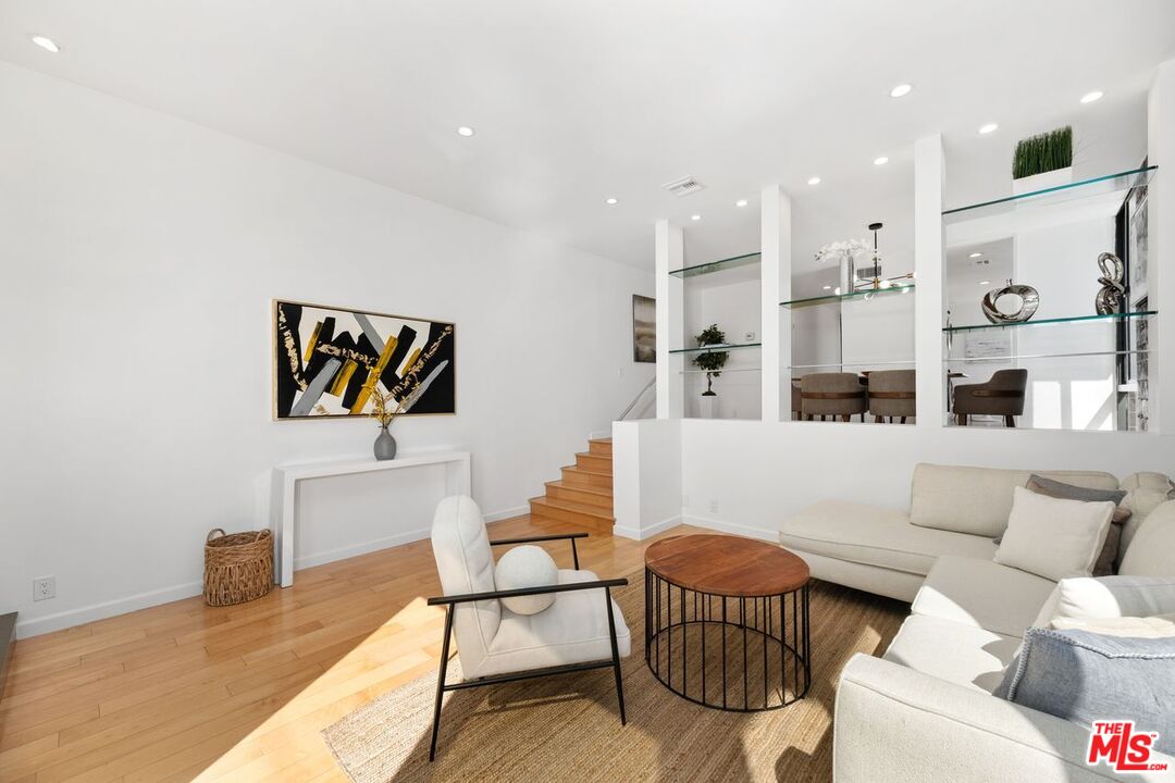 1033 Carol Dr Unit: 101