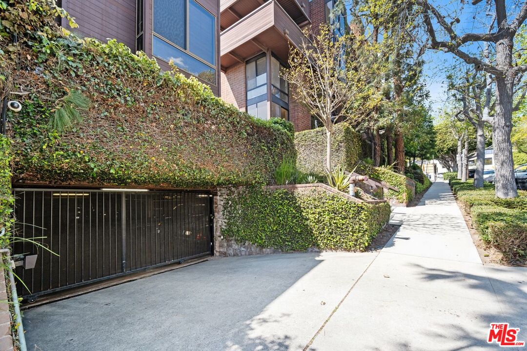 1033 Carol Dr Unit: 101