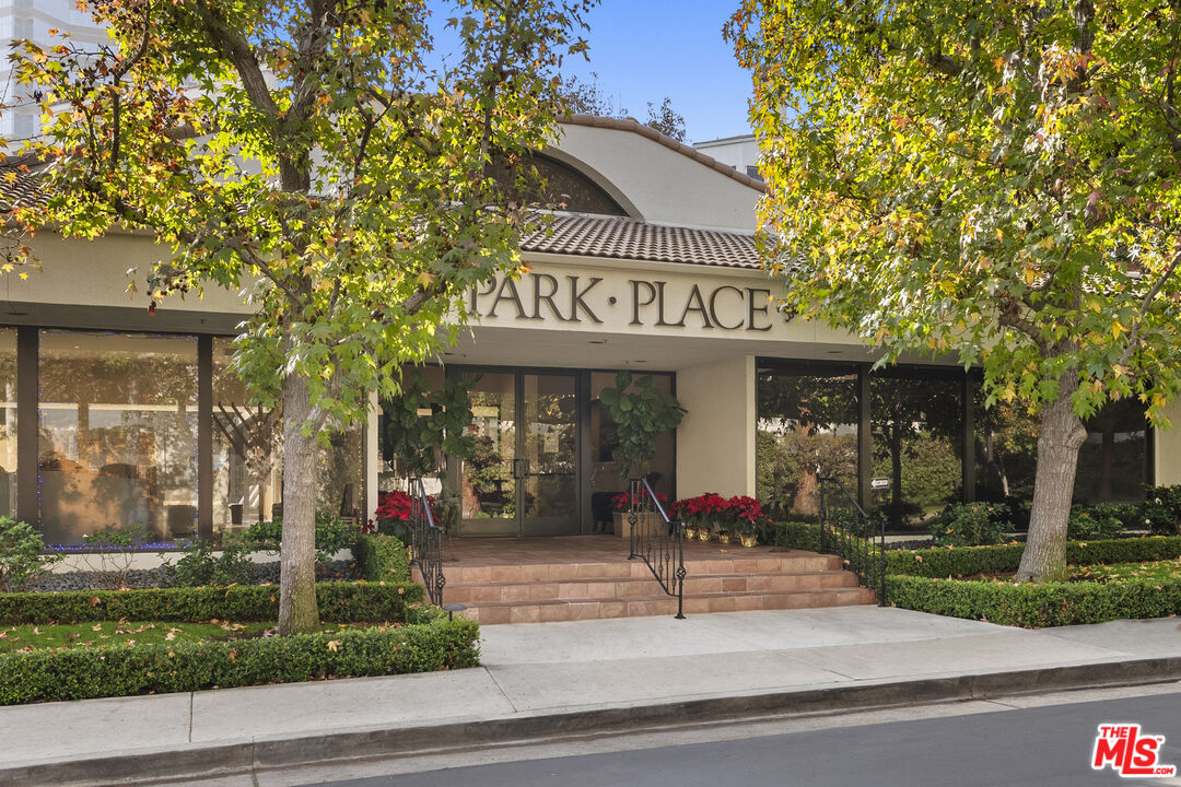 2131 Century Park Ln Unit: 417