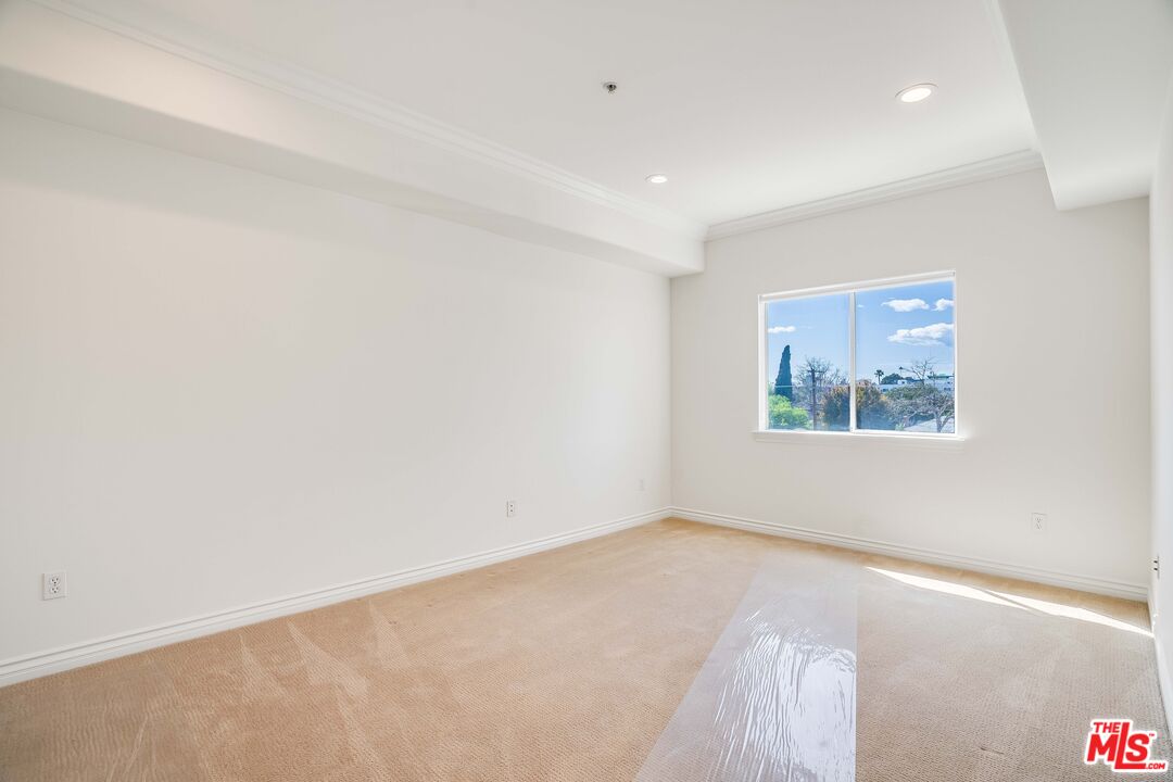 3328 Oakhurst Ave Unit: 206