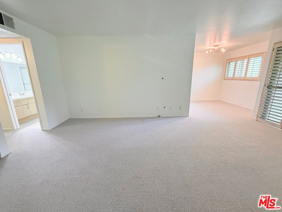 4608 Park Granada Unit: 7