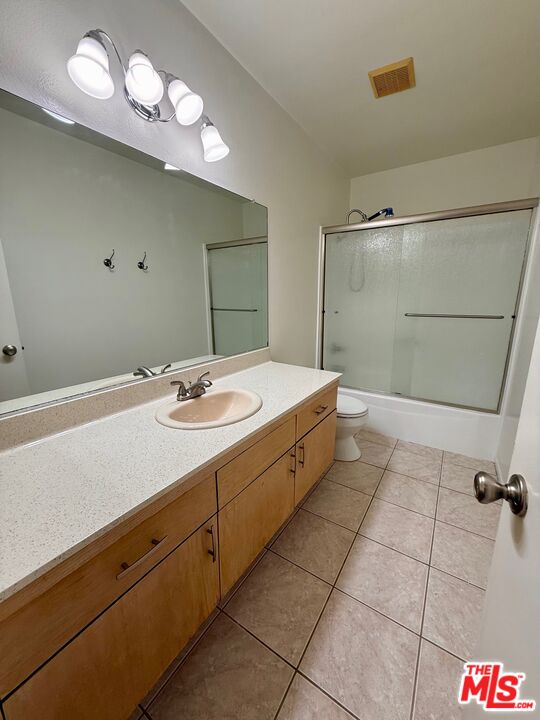 4608 Park Granada Unit: 7