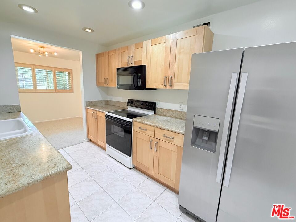 4608 Park Granada Unit: 7