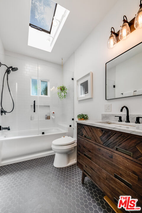 7240 Woodrow Wilson Dr