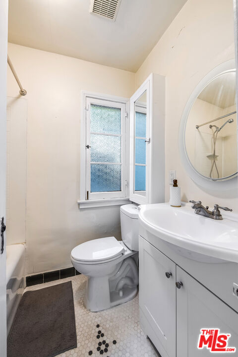 7240 Woodrow Wilson Dr