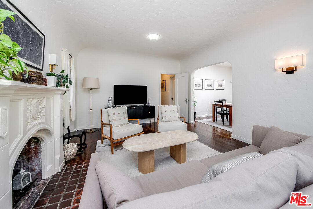 7240 Woodrow Wilson Dr