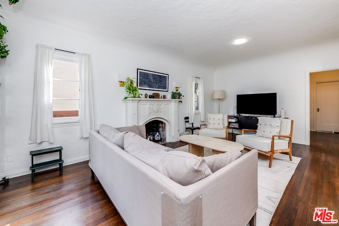 7240 Woodrow Wilson Dr