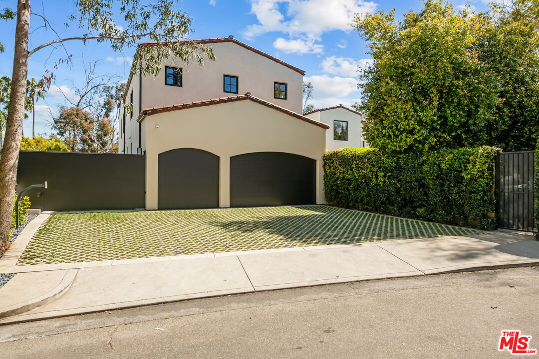 10472 Revuelta Way