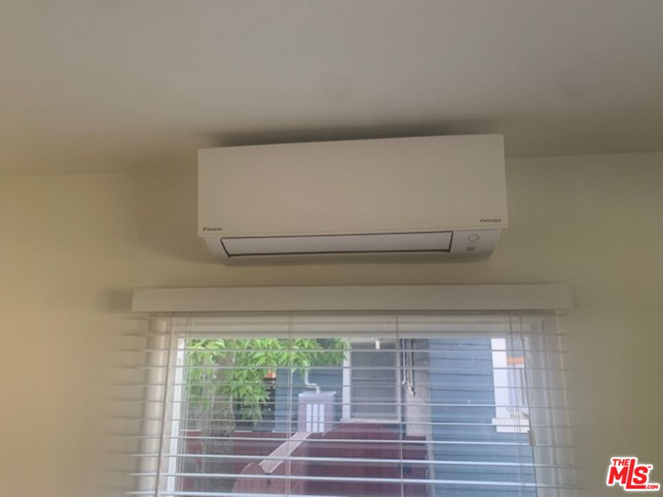 412 W WINDSOR RD Unit: Unit A