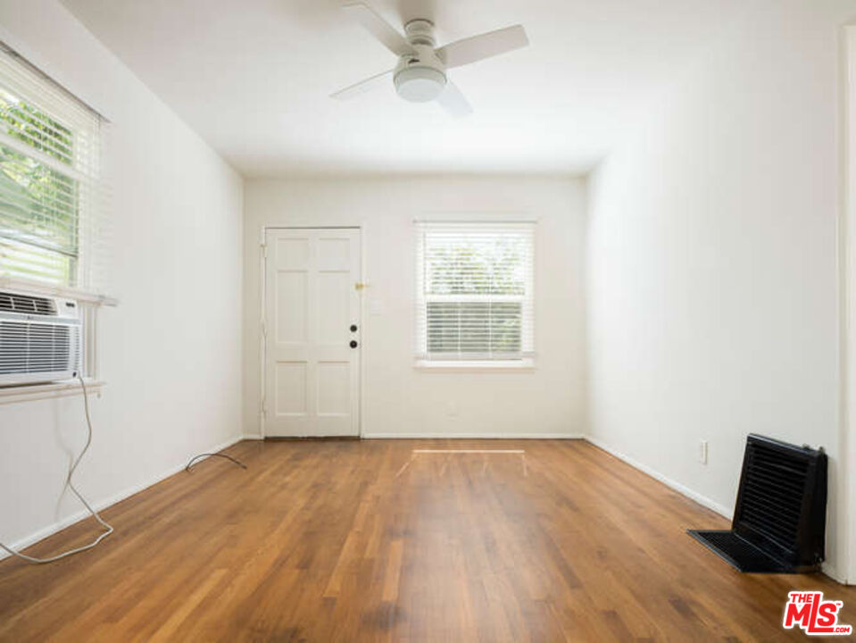 412 W WINDSOR RD Unit: Unit A