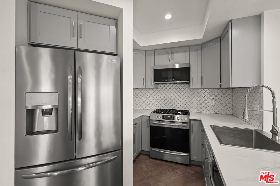 255 Main St Unit: 204