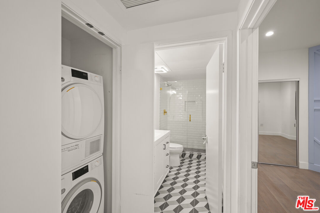 255 Main St Unit: 204