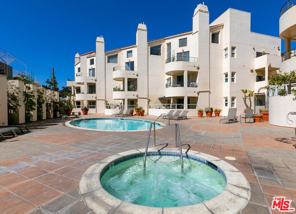 255 Main St Unit: 204