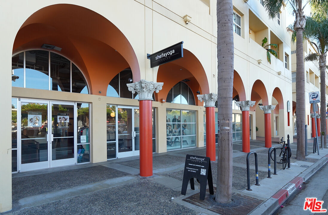 255 Main St Unit: 204