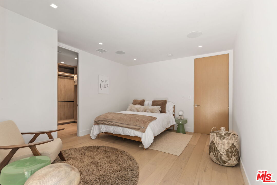 9451 Hidden Valley Pl